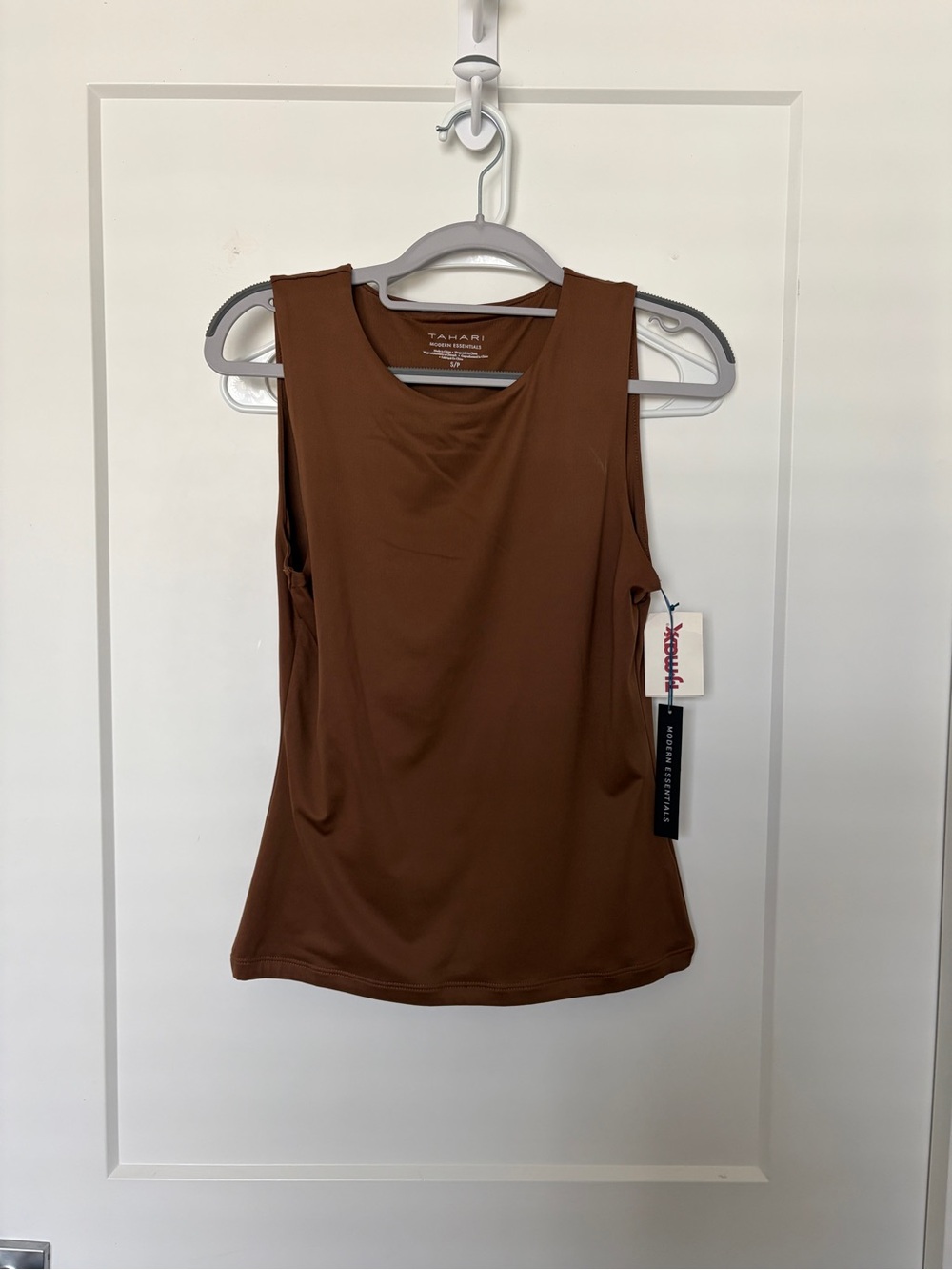 Tahari Brown Athletic Scoop Neck Tank